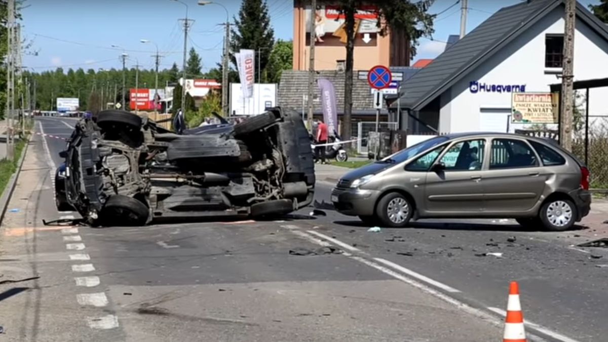 Ostrów Mazowiecka. Śmiertelny wypadek. Zginęły dwie osoby, trzy są ranne, a sprawca uciekł
