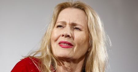 Dojrzałe kobiety mogą się inspirować. Chodzi o look na wiosnę