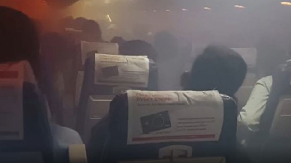 Szok w samolocie. Kabina wypełniła się dymem 