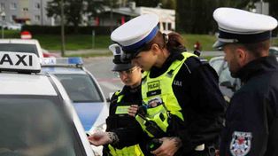 Gorzów: Policja kontrolowała kierowców wożących ludzi na aplikacje