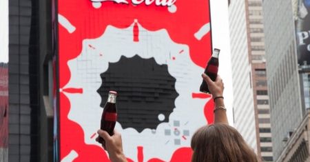 Ten billboard się rusza
