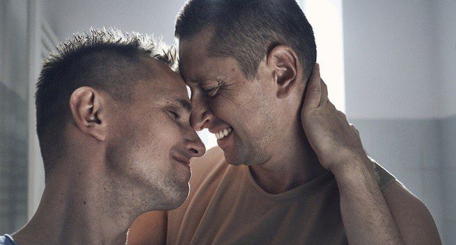 TVP odmówiła emisji spotu marki Durex z parą gejów, bo "widzowie skarżą się na reklamy zawierające treści intymne"