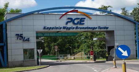 Górnikom skrócono czas pracy, by poszli na wiec PiS? PGE odpowiada