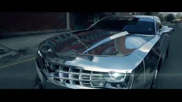 Chevrolet Camaro cały w chromie [wideo]