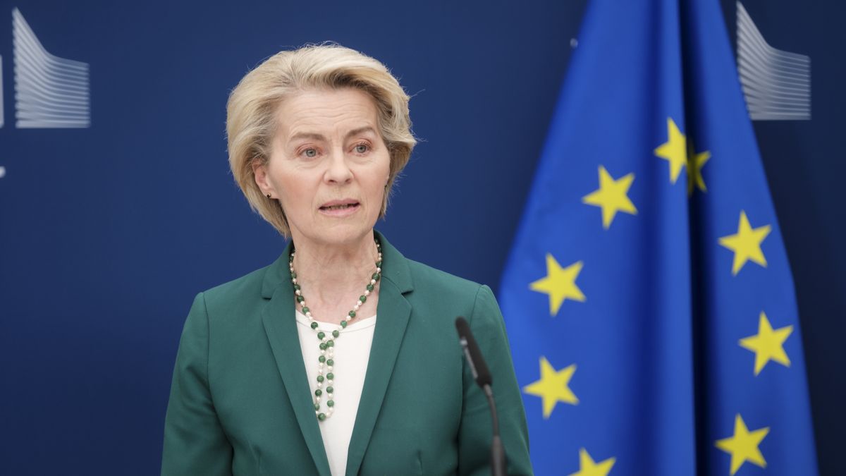 BRUSSELS, BELGIUM - APRIL 7 : President of the European Commission Ursula von der Leyen and the Prime Minister of Norway (Unseen) talk to the media in the Berlaymont, the EU Commission headquarters on April 7, 2025 in Brussels, Belgium. Prime Minister of Norway Jonas Gahr Støre is in Brussels, the EU Capital to find solutions after the latest developments in the USA trade tariff policies. (Photo by Thierry Monasse/Getty Images)