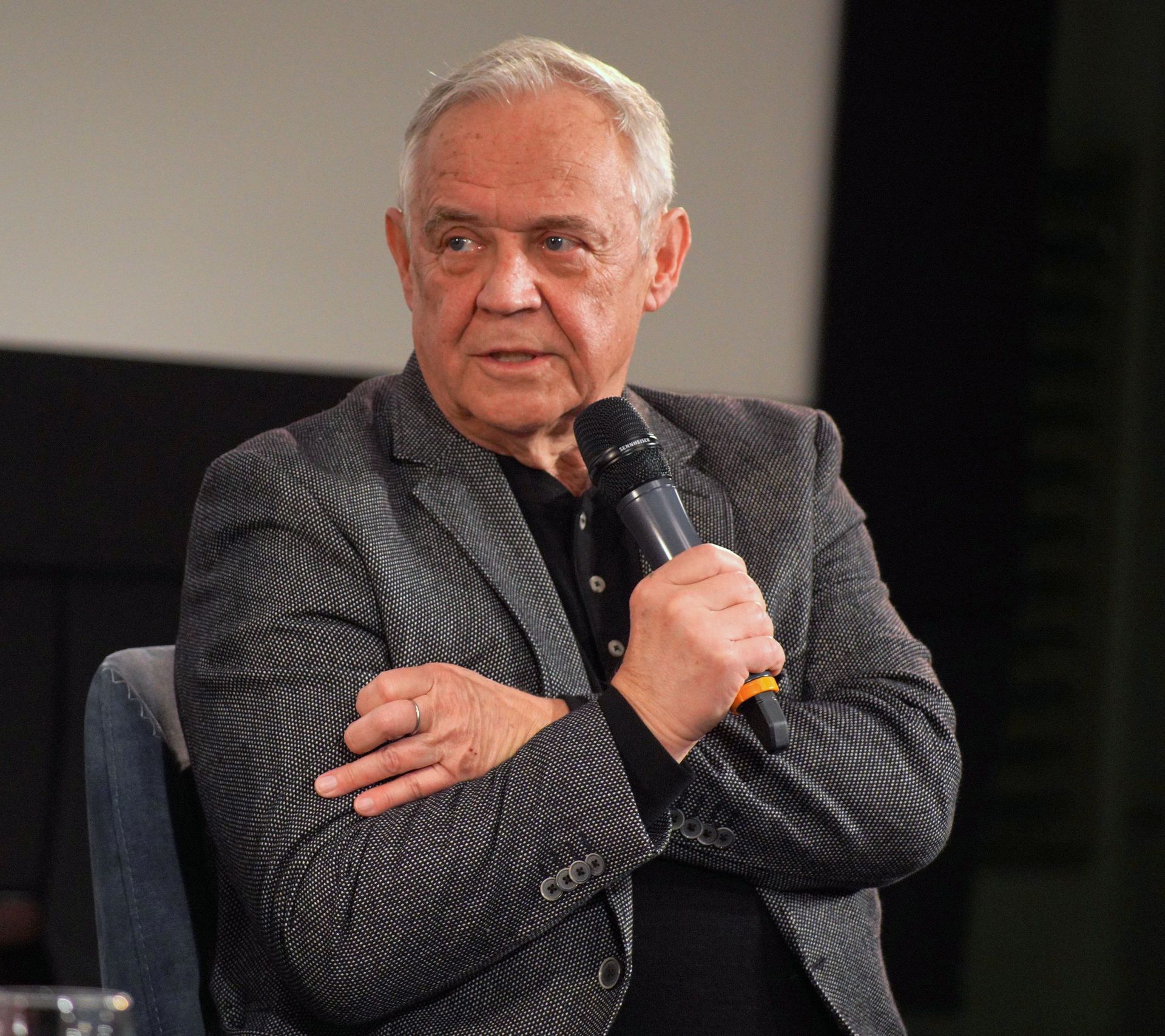 "Aktor cały czas we mnie tkwi". Marek Kondrat wraca i żartuje, iż nie miał wyjścia