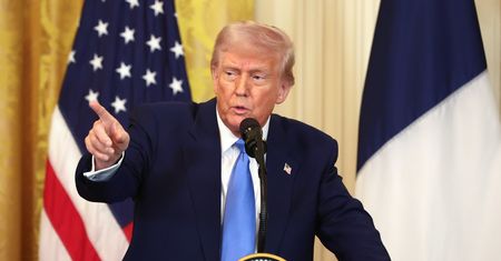Trump wyciąga ręce po ukraińskie złoża. Są warte biliony dolarów