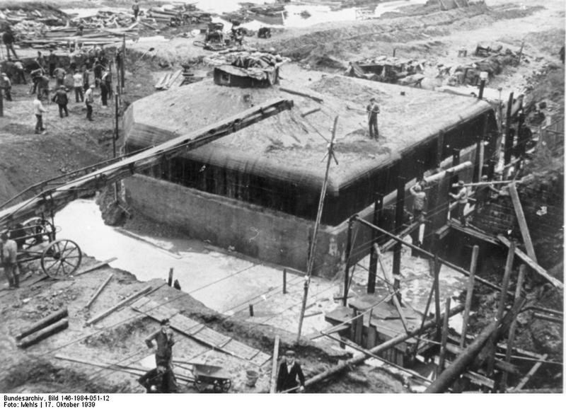 Budowa jednego z bunkrów Linii Zygfryda