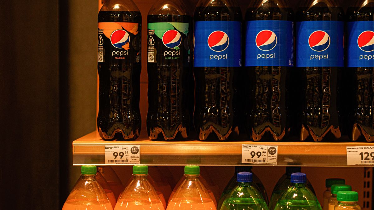 MOSCOW, RUSSIA - 2022/03/10: Pepsi, the leader of the soft drinks market, has announced the suspension of business activities in Russia. In protest at Russia's recent invasion of the Ukraine, a number of prominent Western brands have suspended their operations in Russia. (Photo by Alexander Sayganov/SOPA Images/LightRocket via Getty Images)