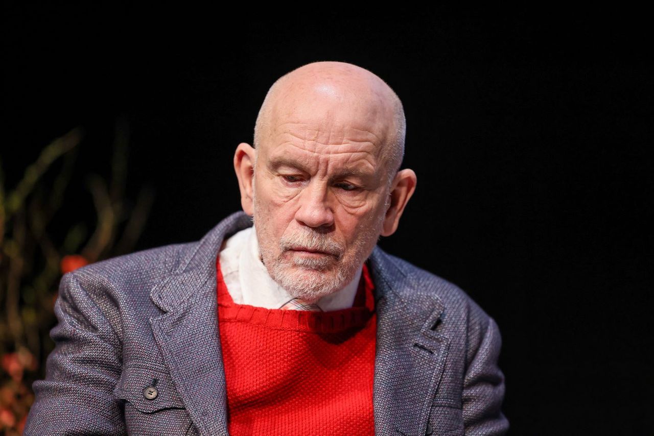 John Malkovich wspomina Julia Sandsa