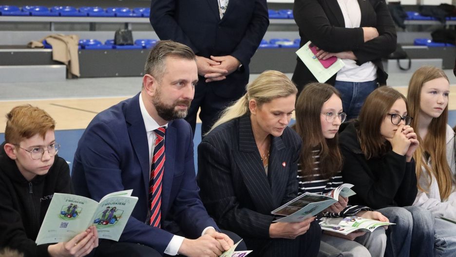 Ministrowie Nowacka i Kosiniak-Kamysz na lekcji w Kartuzach