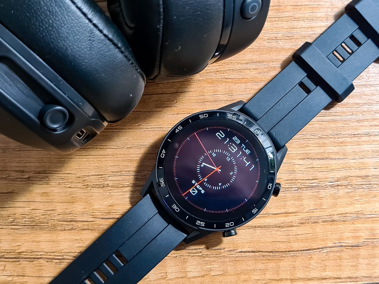 Krótki test Vector Smart VCTR-32-22BK: Ciekawa alternatywa dla droższych smartwatchy?