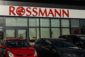 Rossmann przecenia produkty do włosów. Tak można zaoszczędzić