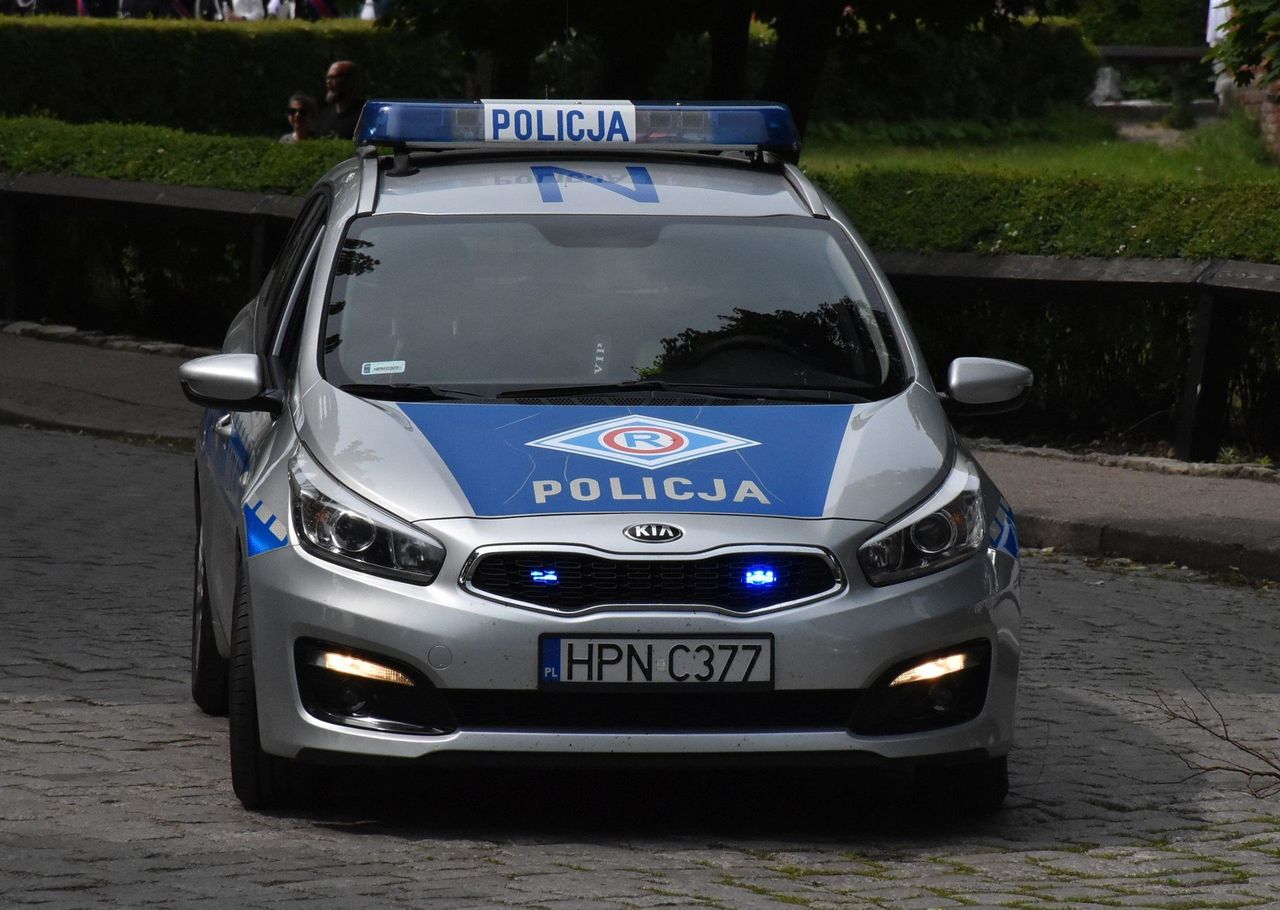 Puck: Nocny rajd mercedesem. 41-latek nawet nie miał prawa jazdy