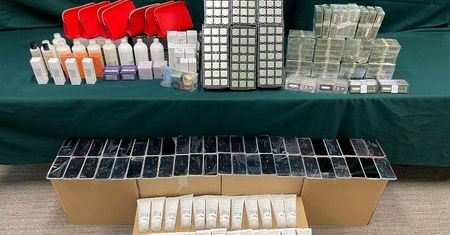 Przemyt procesorów kwietnie. Przestępcy owinęli 256 urządzeń Intela wokół ciała