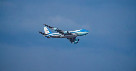 Tajna operacja podczas podróży Trumpa. Prezydent USA miał opuścić Air Force One ukryty w pojeździe cateringowym
