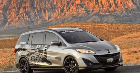 Mazda 5 samochodem wsparcia na torze Laguna Seca