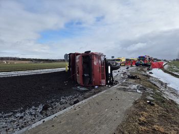 Zderzyli się z wypełnioną ciężarówką. Tragedia na Podlasiu, jest ofiara