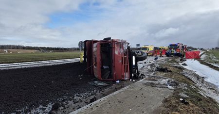 Zderzyli się z wypełnioną ciężarówką. Tragedia na Podlasiu, jest ofiara