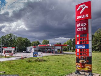 Różnice w cenach paliw na trasach. O tyle jest drożej