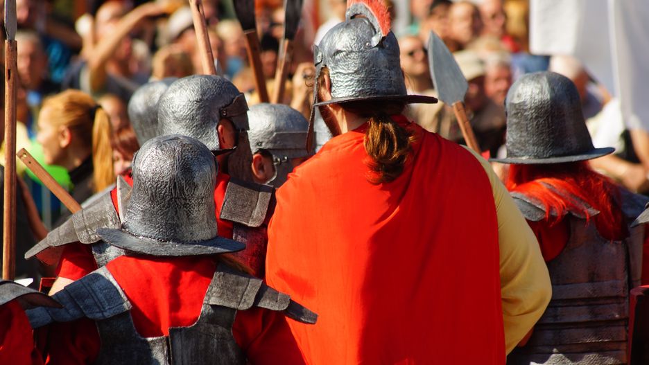 vintage harvest, wine festival, people, feast, city days, celebration, fair, fun, bacchus, grapes, vines, old market, festival, city gates, winemakers, vineyards, green, performances, concerts, actors, colors, masks, costumes, residents, guests, tourists, attractions, tradition, drunkenness, local wine, art, culture, numismatics, old stuff, sale of delicatessen, antique fairs, antique vehicle rally, city authorities, street performances, street theaters, street parade, glass, clothing, pipes, coins, old postcards, old books