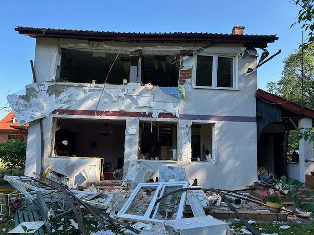 Wybuch gazu w domu jednorodzinnym. Jedna osoba ranna