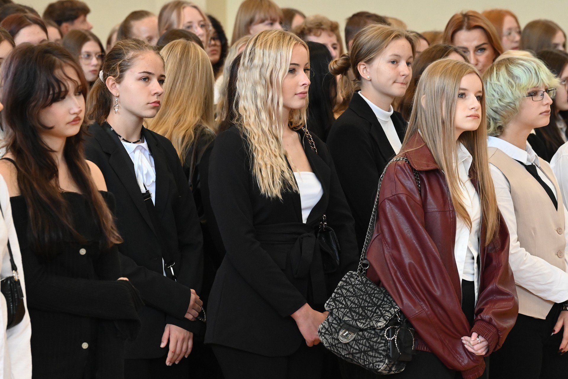 Pierwszoklasiści, z którymi rozmawialiśmy, nie ukrywali zadowolenia z wyboru szkoły. Podkreślali, że od pierwszych dni czują się tu dobrze i są przekonani, że Norwid to miejsce, które otworzy im wiele możliwości.