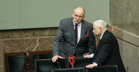 Rosja ograła PiS informatykami. "Nie weryfikowano nikogo"