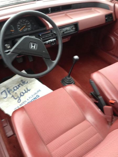 Honda Civic sprzed trzech dekad z zerowym przebiegiem 7