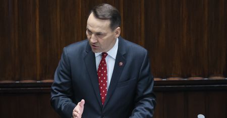 "Martwcie się". Sikorski drwi z Rosji. Wymienił jedno miasto