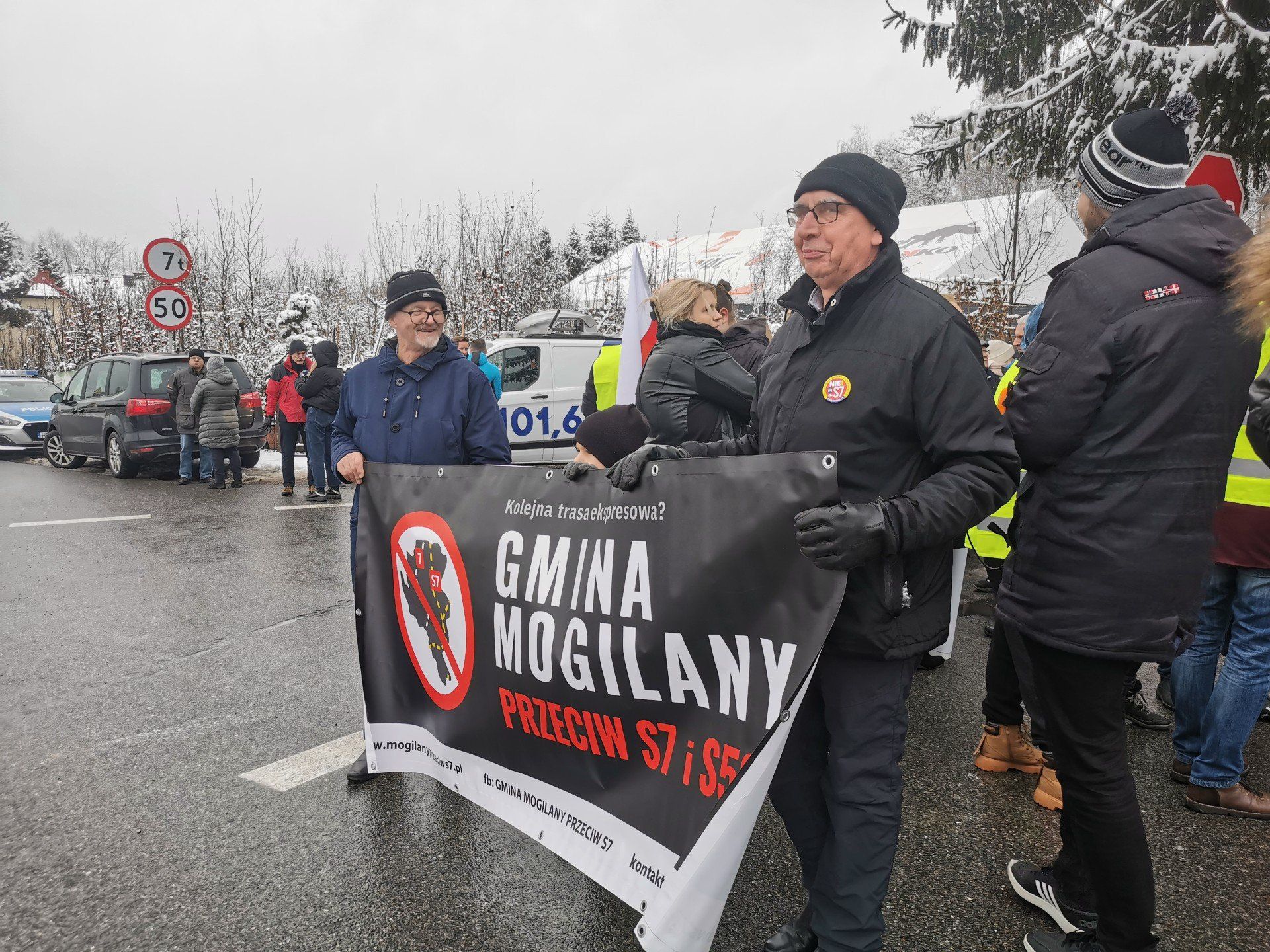 Protest w Gaju przeciwko budowie trasy S7 w gminie Mogilany