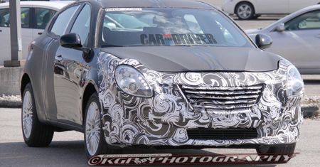 Sprytne przebranie czy ponura rzeczywistość? Pierwsze testy Chryslera 100