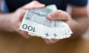Wydał 5 zł. Będzie dostawał 5 tys. zł przez 20 lat. Tu kupił los