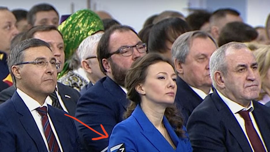 Wiceprzewodnicząca Dumy Państwowej Anna Kuzniecowa, działaczka walcząca o prawa i poprawę warunków życia dzieci, zadziwiła swoją kreacją z literą "Z", znakiem szczerego poparcia dla wojny Putina