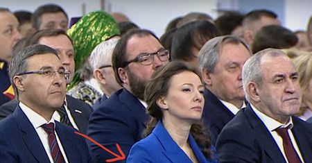 Putin przemawiał. Jednak uwagę przykuł pewien szczegół