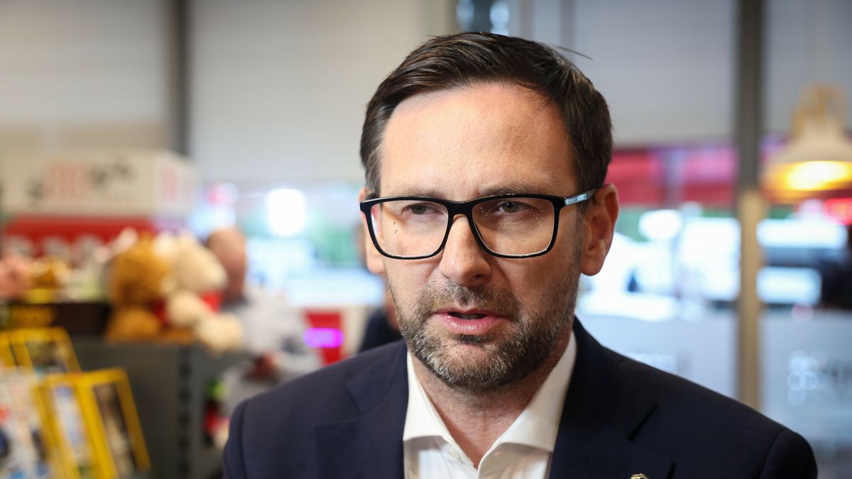 Konferencja Daniela Obajtka
23.06.2023 Warszawa Konferencja Daniela Obajtka na stacji paliw Orlen fot Jacek Dominski/REPORTER
n/z: Daniel Obajtek
Jacek Dominski/REPORTER