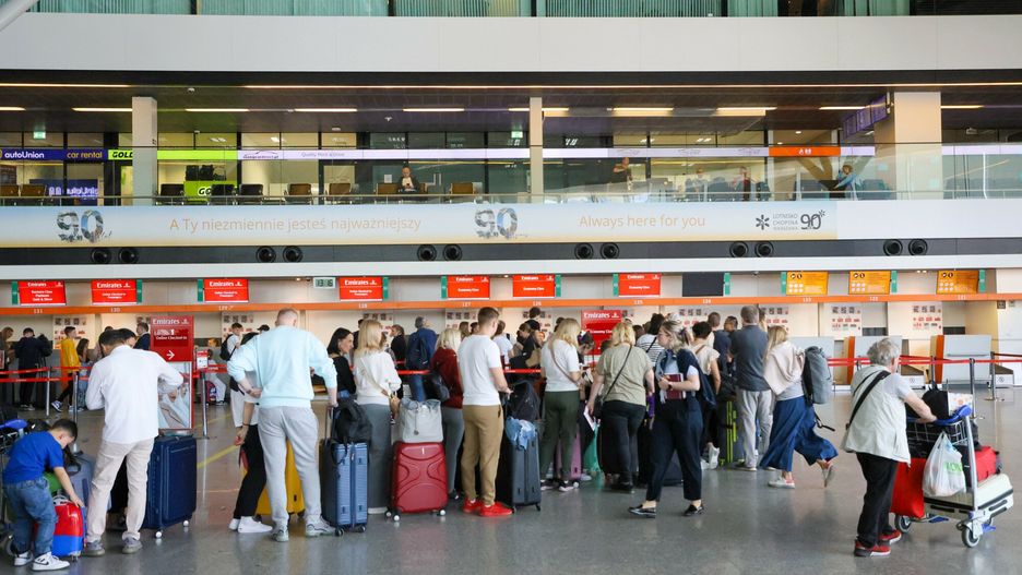 Bezpłatny Fast Track dla pasażerów po 70. roku życia
