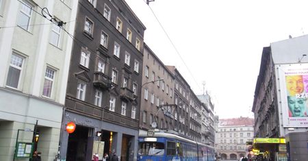 Poznań. Nie żyje 2,5-letnie dziecko. Wypadło z okna na drugim piętrze