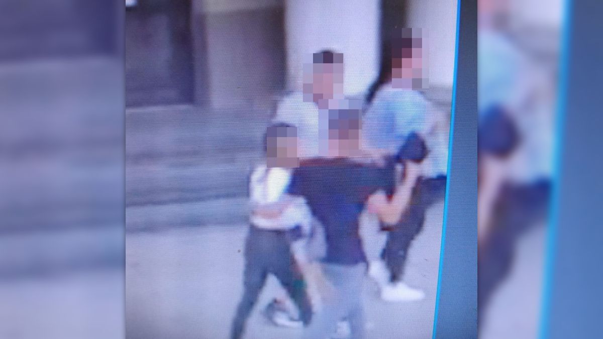 Dwójce kobiety przedstawiono zarzuty pobicia taksówkarza
