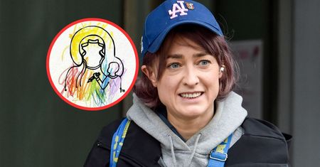 Świętuje Dzień Matki. Jednym rysunkiem wsadziła kij w mrowisko