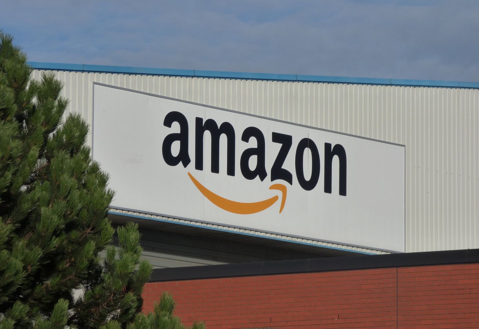 Wystartował Amazon.pl! Na kupujących czeka przeszło 100 mln produktów