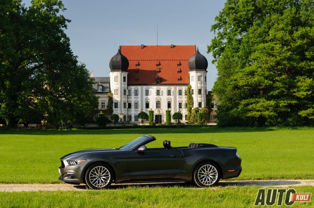 Ford Mustang 2,3 EcoBoost Convertible