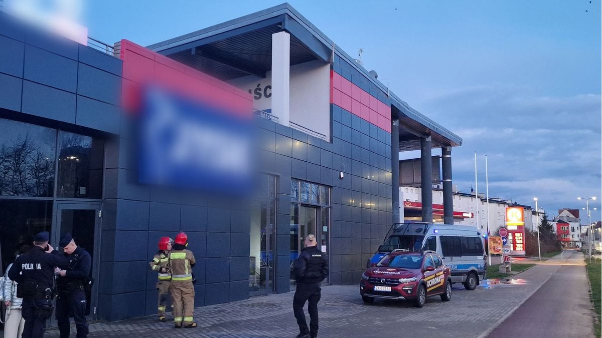 Kobieta uwięziona w sklepie