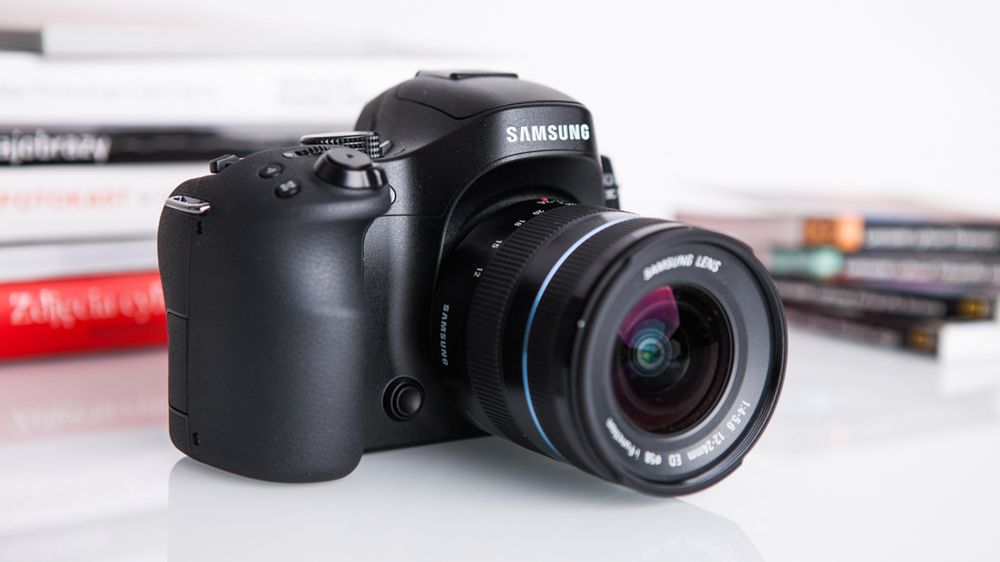 Samsung NX30 - solidny, wygodny, ale nie bez wad [test] 1