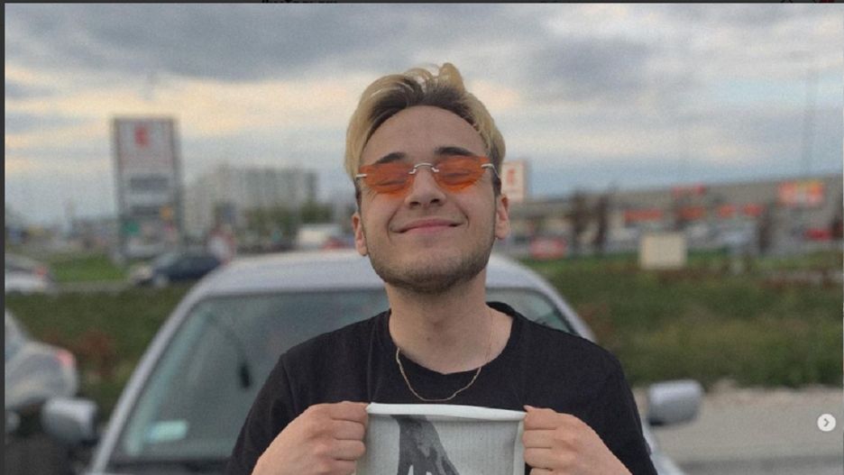 Raper celowo potrącił mężczyznę na parkingu pod centrum handlowym. Fot: IG/ alanczlowiekuuu