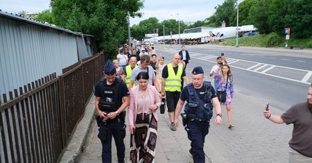 Prezes Lubelskich Dworców pojawiła się na targowisku przy ul. Ruskiej. Handlarze mają tydzień na opuszczenie tego terenu