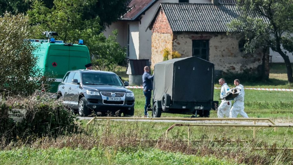 Drony nad lotniskami. Niemieckie MSW zaniepokojone. Na zdjęciu: w pobliżu polskiej miejscowości Mniszków spadł jeden z rosyjskich dronów