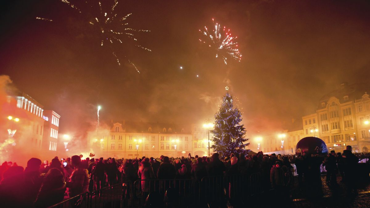 Oferuje się jako partner na sylwestra. Ile chce zarobić?