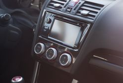 Jak wybrać radio samochodowe? Car audio w leciwym aucie