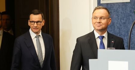 Pilna narada w BBN z udziałem prezydenta i premiera
